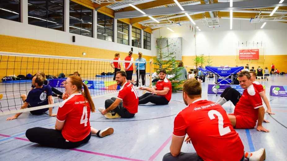 2022 Schweickert sponsert Sitzvolleyball Turnier von Anpfiff ins Leben